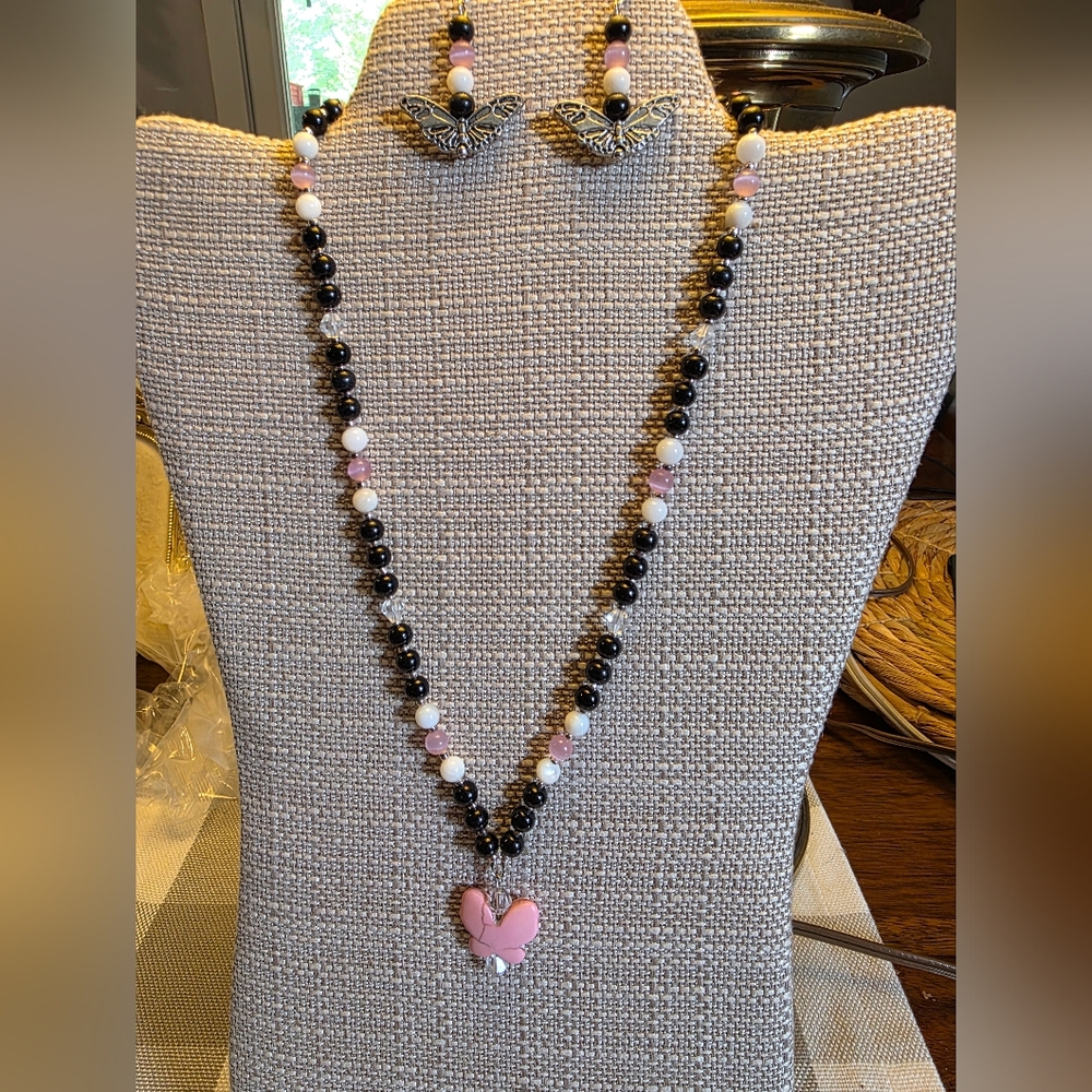 Pink Stone Butterfly Beaded Neclace And Earring Set